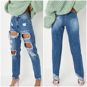💙 HOST PICK 💙 Riot Society High Rise Ripped Mom Jeans Size 10